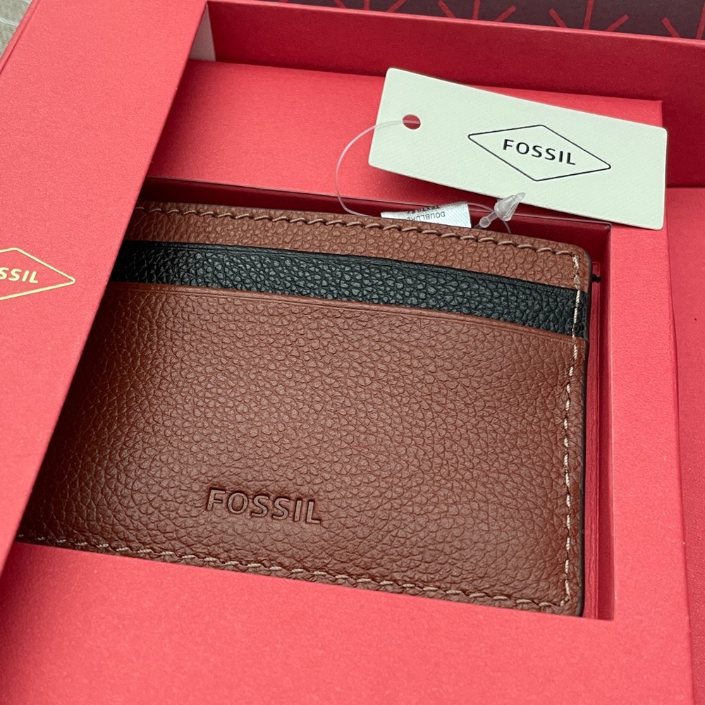 🌟Fossil Brown Leather CARD Wallet and Tassel Keychain Set🌟NWT - Picture 3 of 10
